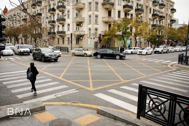 Bakıda piyadaların təhlükəsizliyinin artırılması ilə bağlı tədbirlər görülür - FOTO